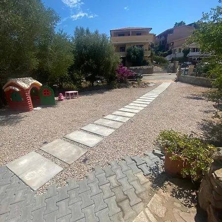 Le Stanze Del Mare Lägenhetshotell Golfo Aranci